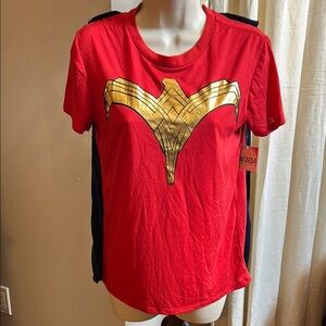 Wonder Woman Graphic T-Shirt With Detachable Cape